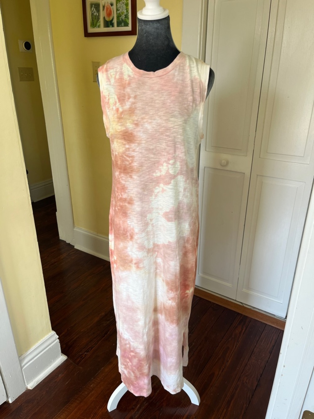 Universal Thread Sleeveless Pink and Cream Tie-Dye Maxi Dress